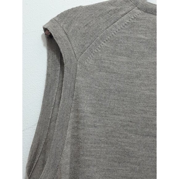 Marks & Spencer Mens Merino Wool Preppy Lightweight V-Neck Size Medium Sweater - Picture 4 of 9